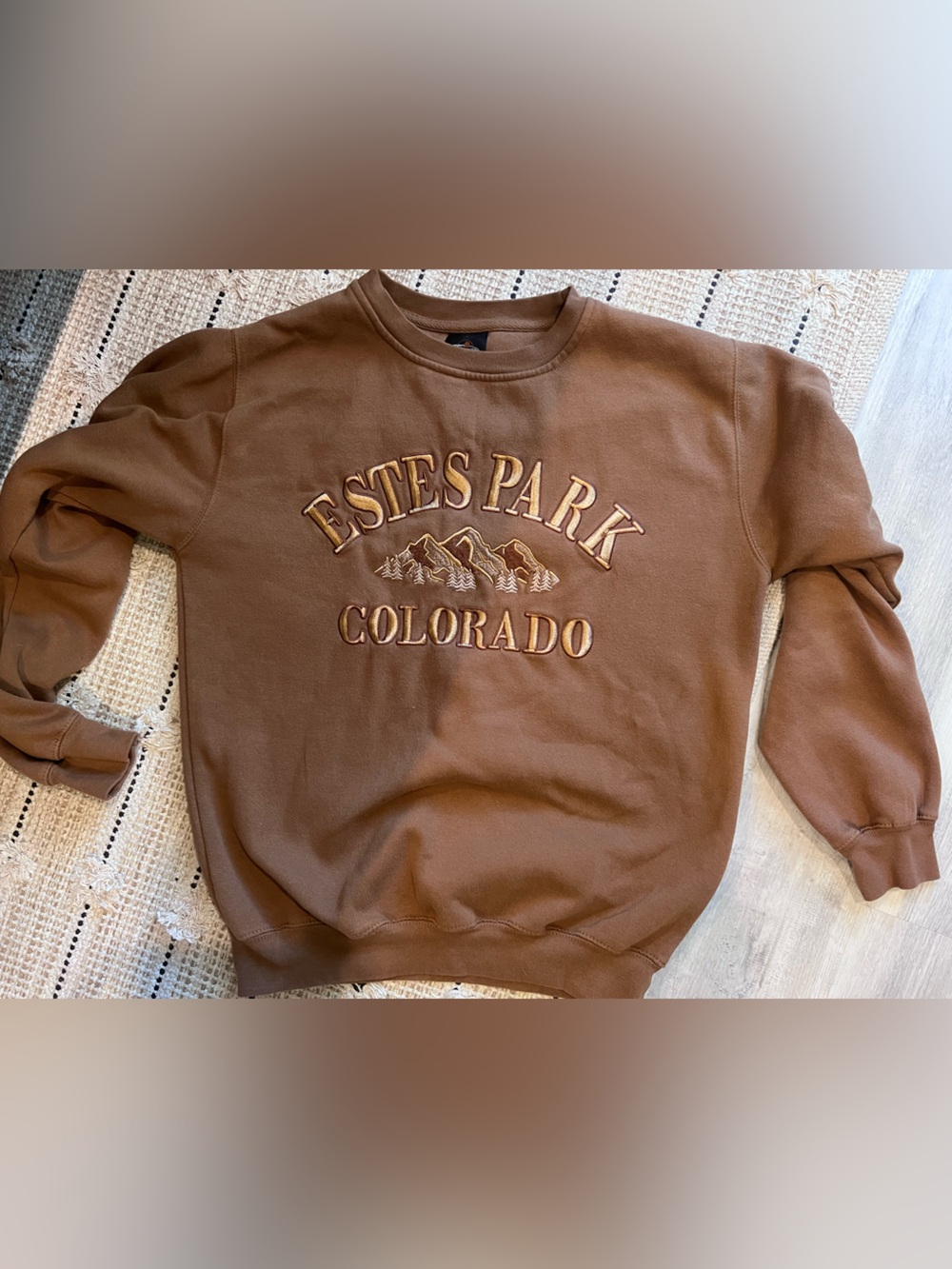 Estes Park Colorado - Embroidered Graphic - Crewneck Sweatshirt - Small